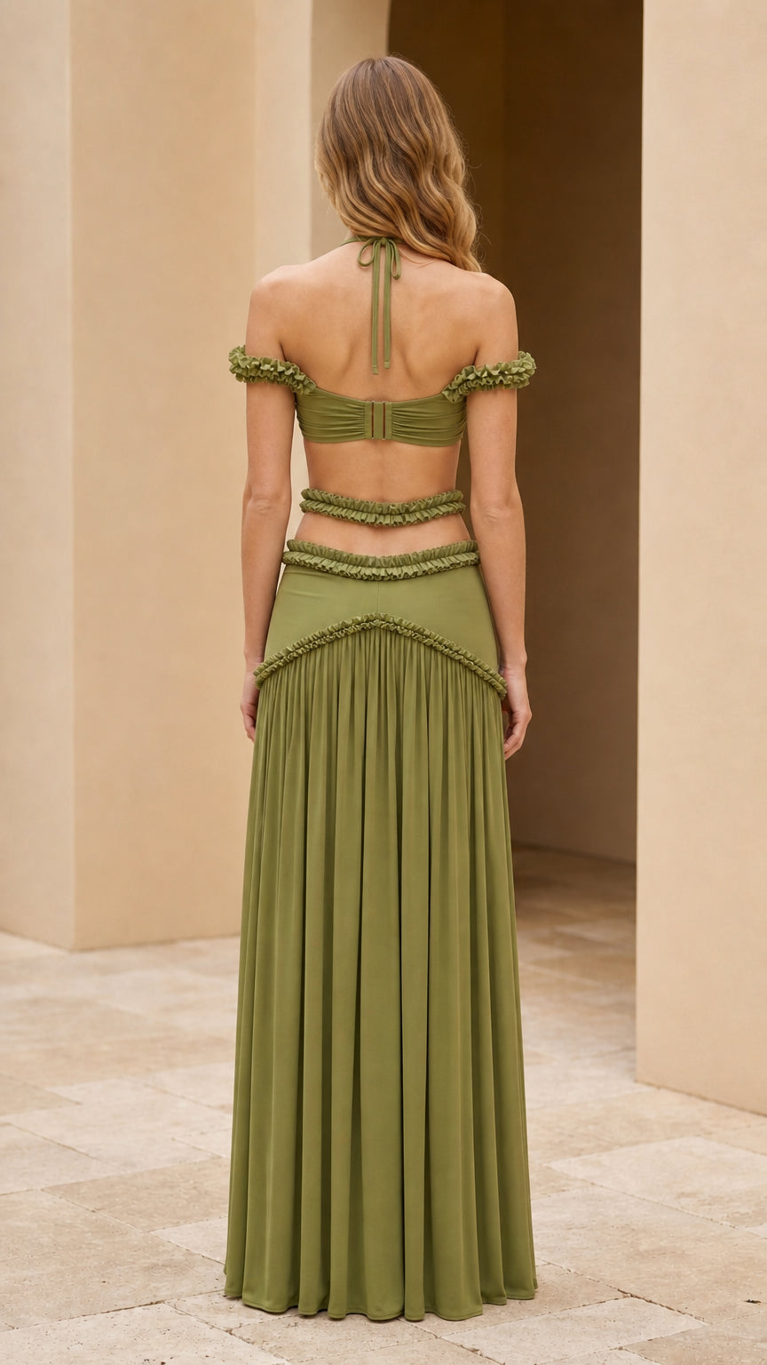 Back view of model showing halter strap details