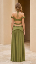 Back view of model showing halter strap details