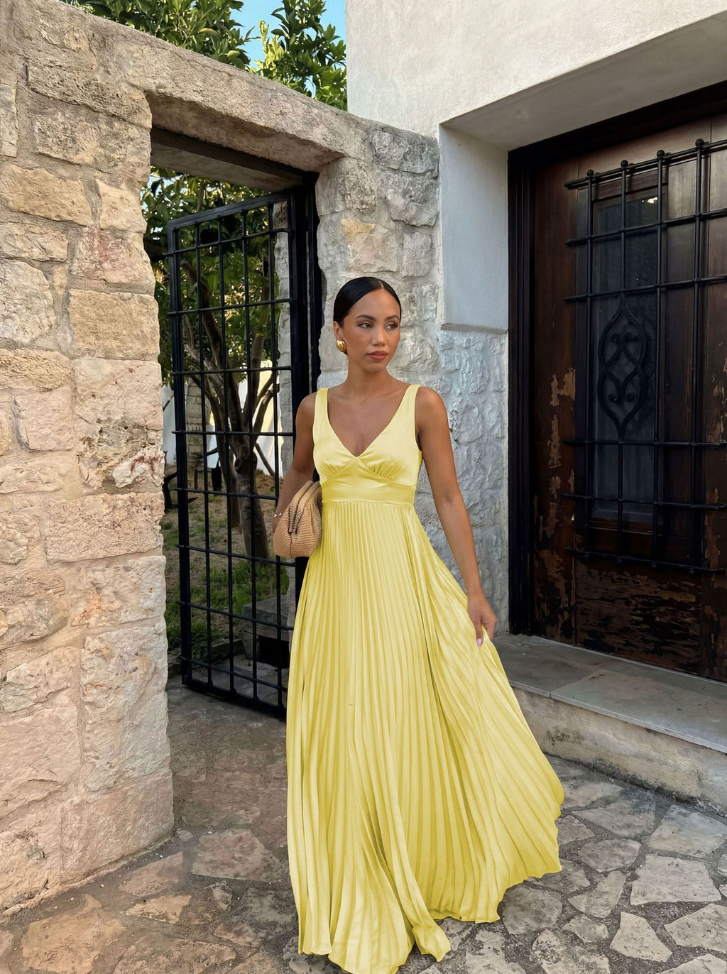 Fitted-waist Pleated Strap V-neck Solid-color Fashionable Dress